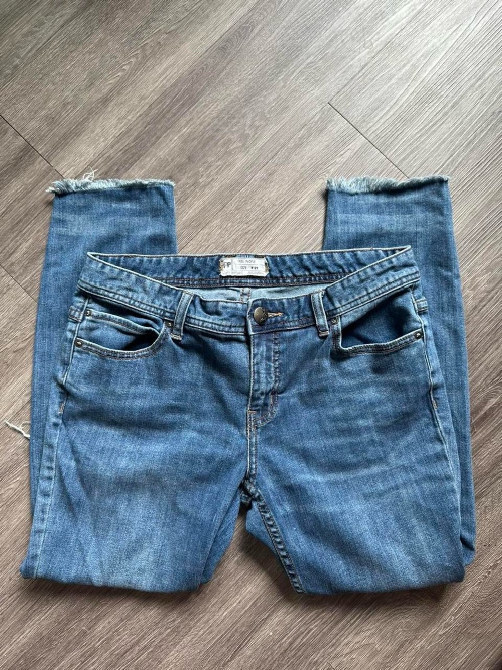 Free People Distressed Straight Leg Cropped Jeans - Size 29